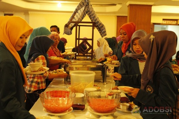 Suasana Makan
